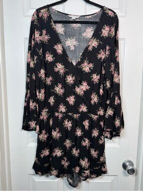 American Eagle L Black Rose Floral Bell Sleeve Romper Whimsigoth Boho